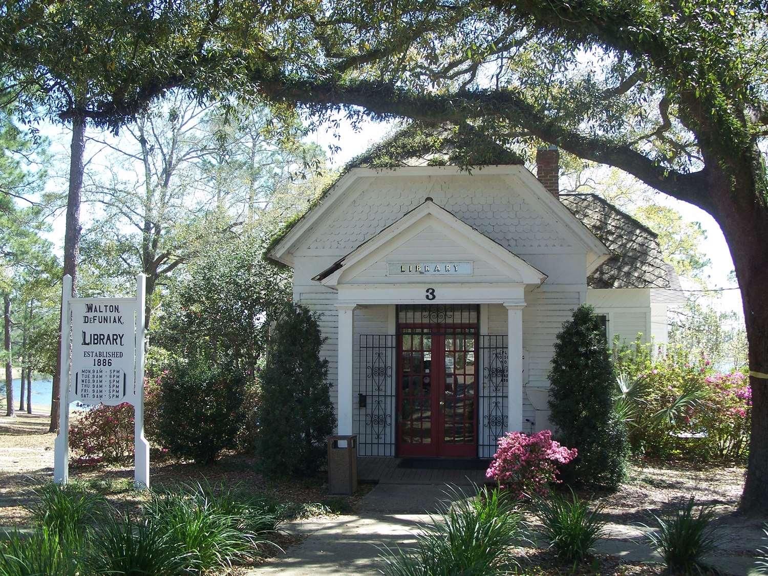 Best Western Crossroads Inn DeFuniak Springs Esterno foto